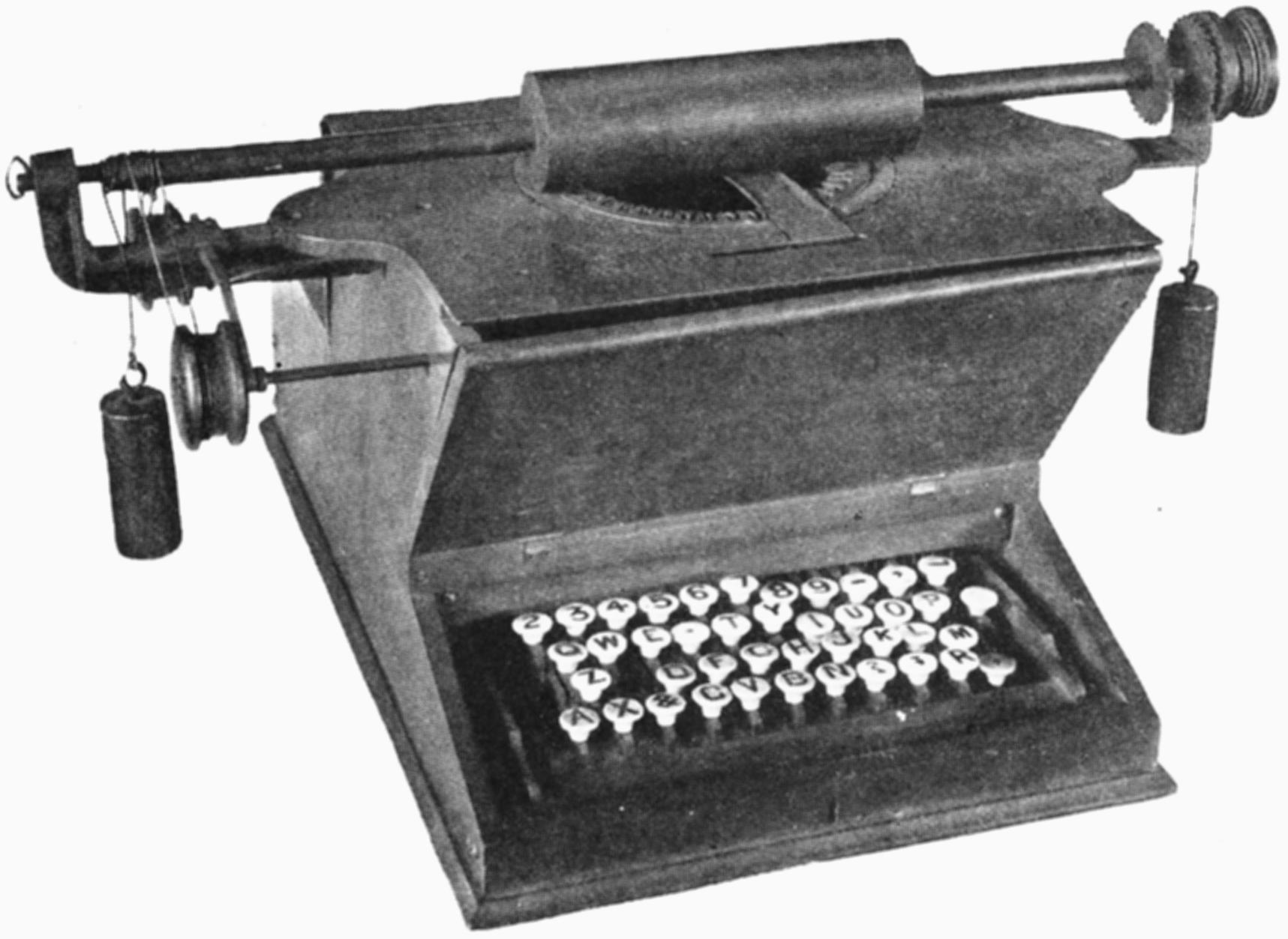 デンスモアがイリオンに持ち込んだタイプライター（1922年撮影のため「S」のキーが欠けている）