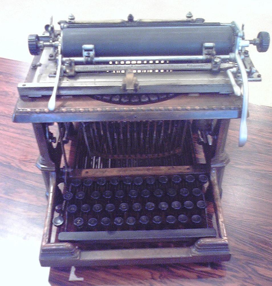 菊武学園の「Remington-Sholes Typewriter」