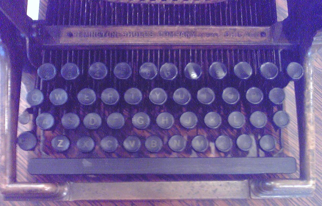 菊武学園の「Remington-Sholes Typewriter」のキーボード