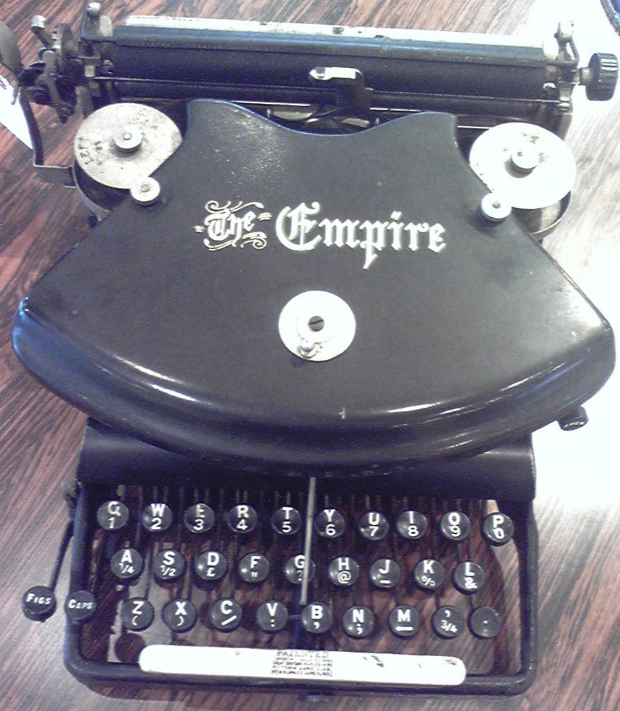 菊武学園の「Empire Typewriter」