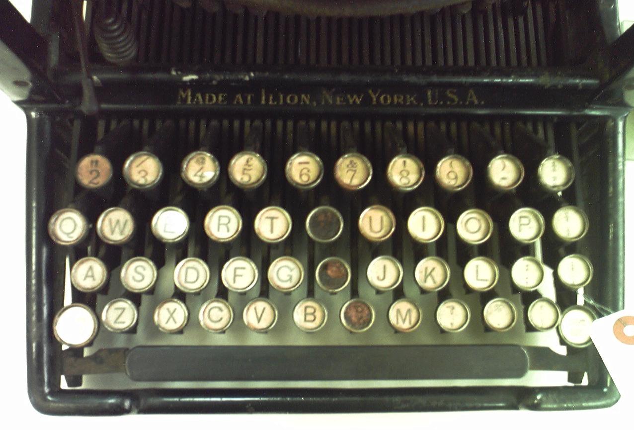 伊藤事務機の「Remington Standard Typewriter No.7」のキーボード