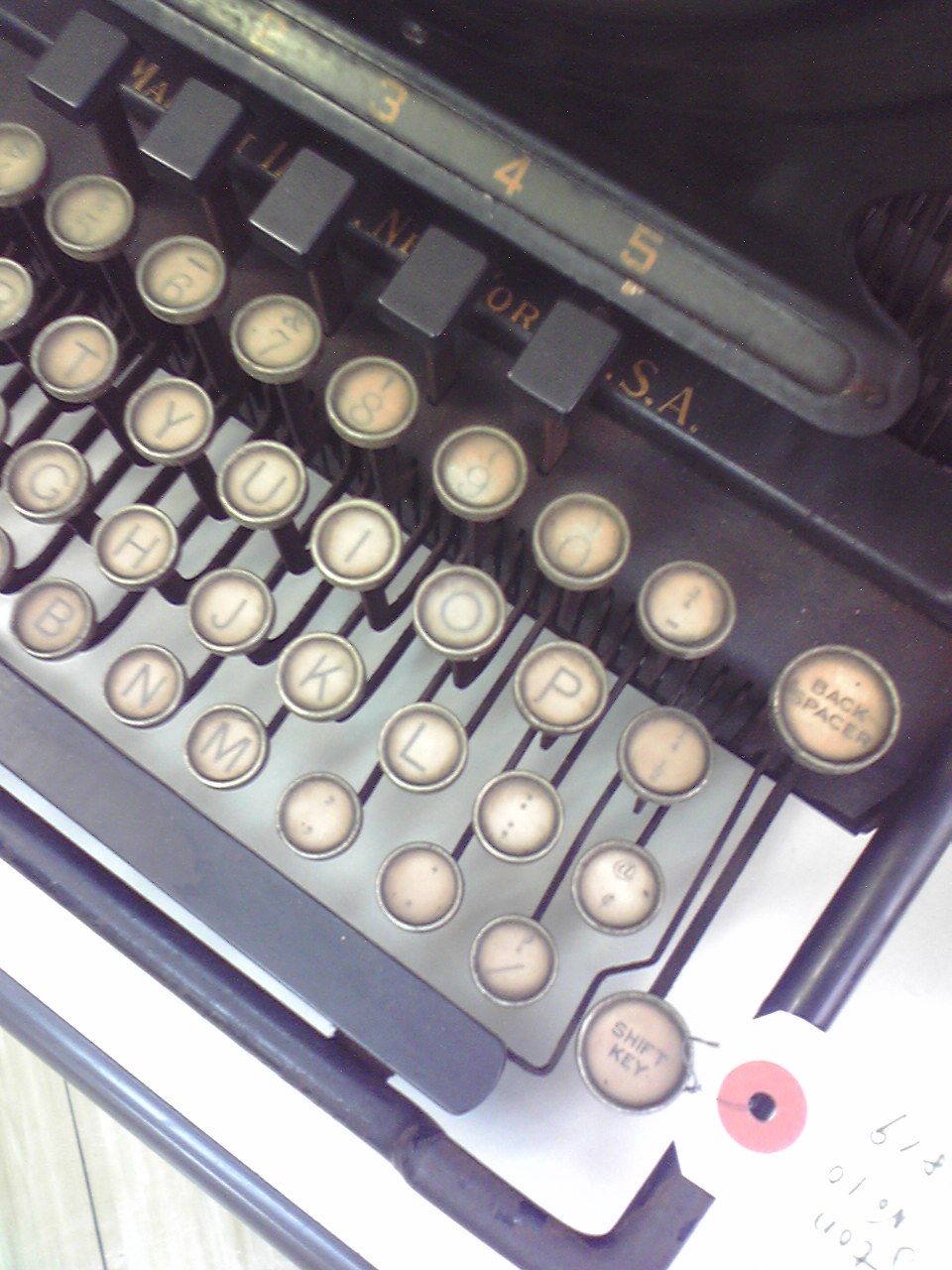 伊藤事務機の「Remington Standard Typewriter No.10」のキーボード右半分