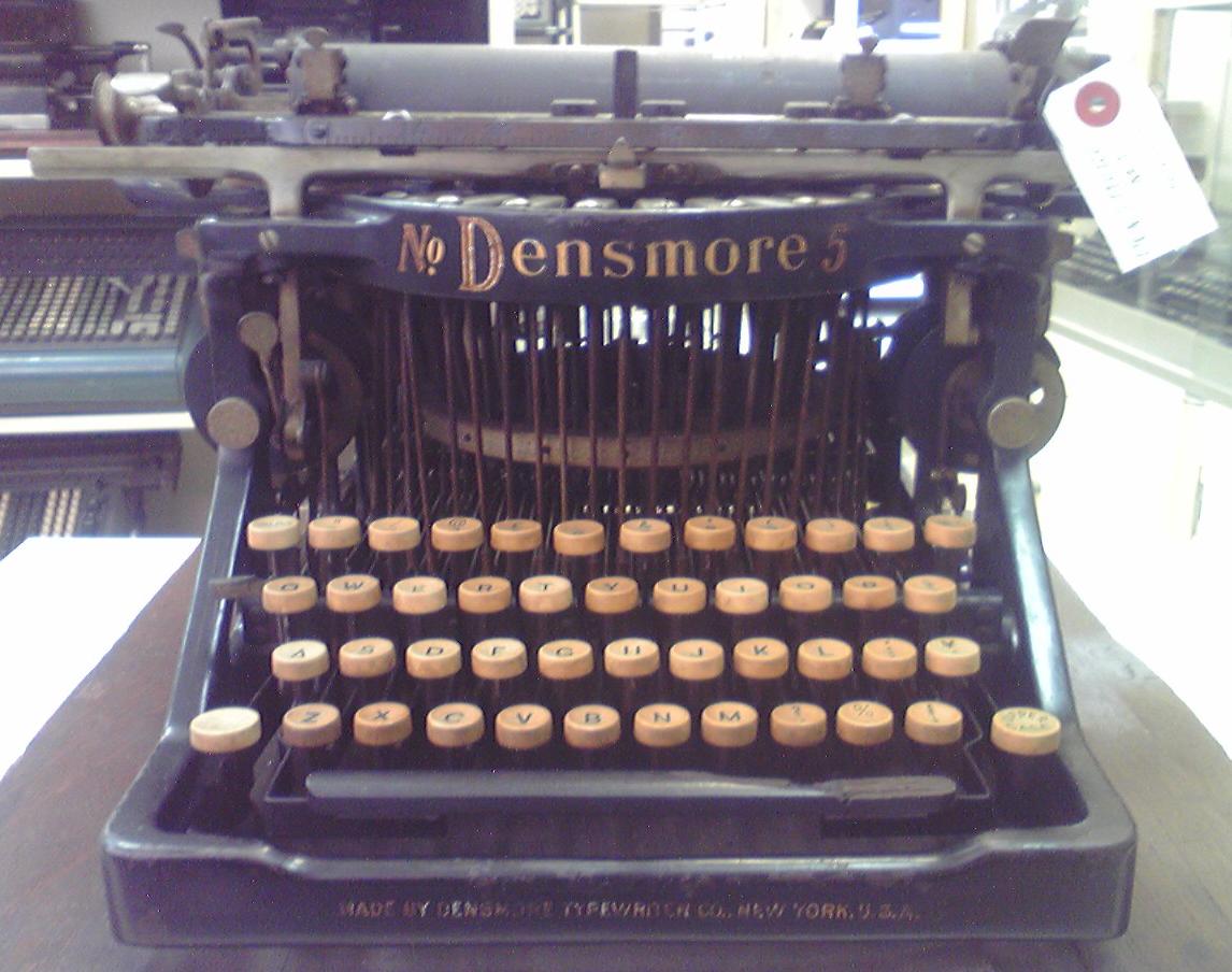 伊藤事務機の「Densmore Typewriter No.5」