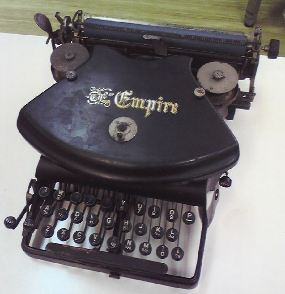 伊藤事務機の「Empire Typewriter」