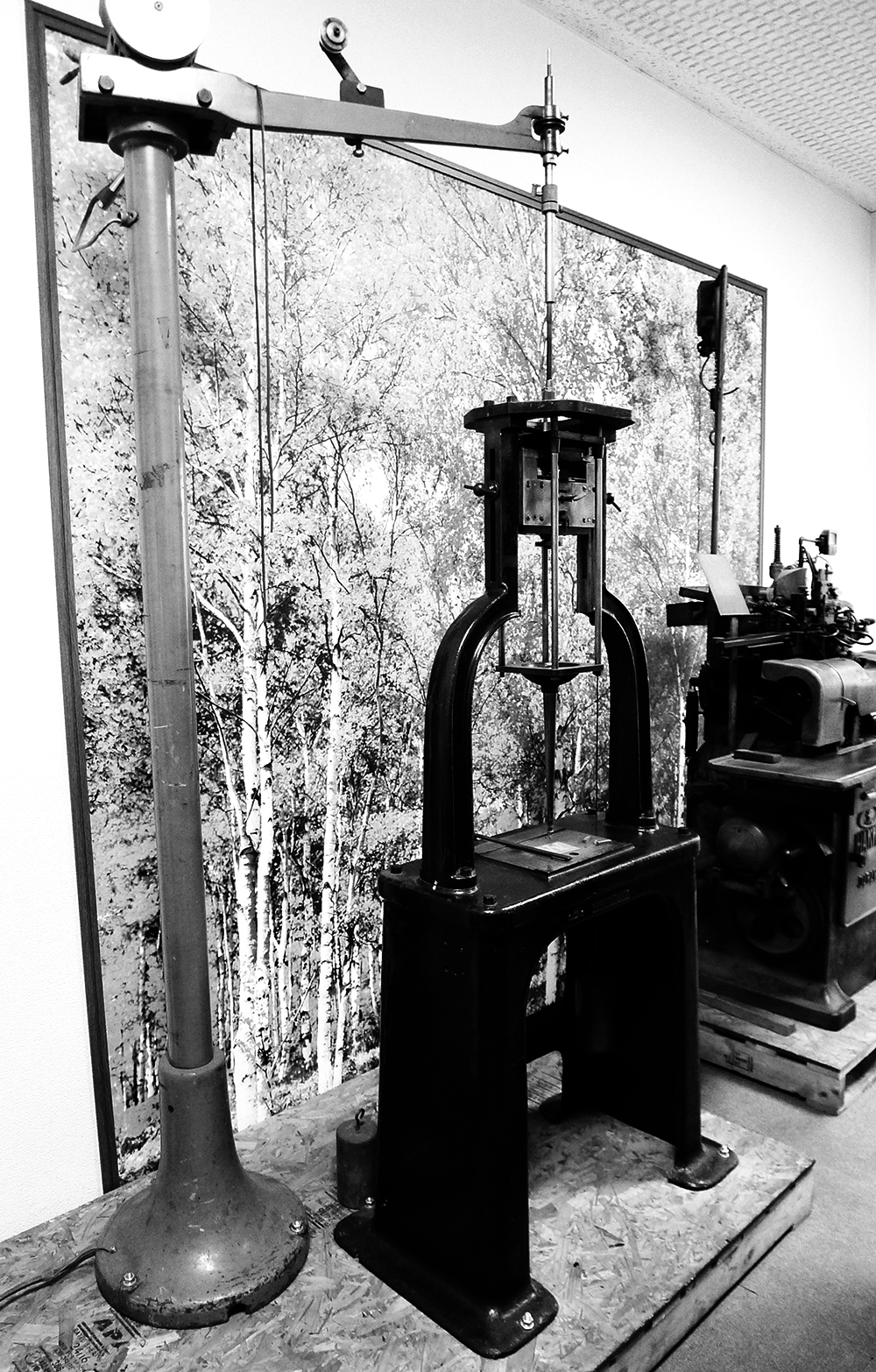 アメリカン・タイプ・ファウンダース（ATF）製のベントン彫刻機（三省堂印刷 所蔵）