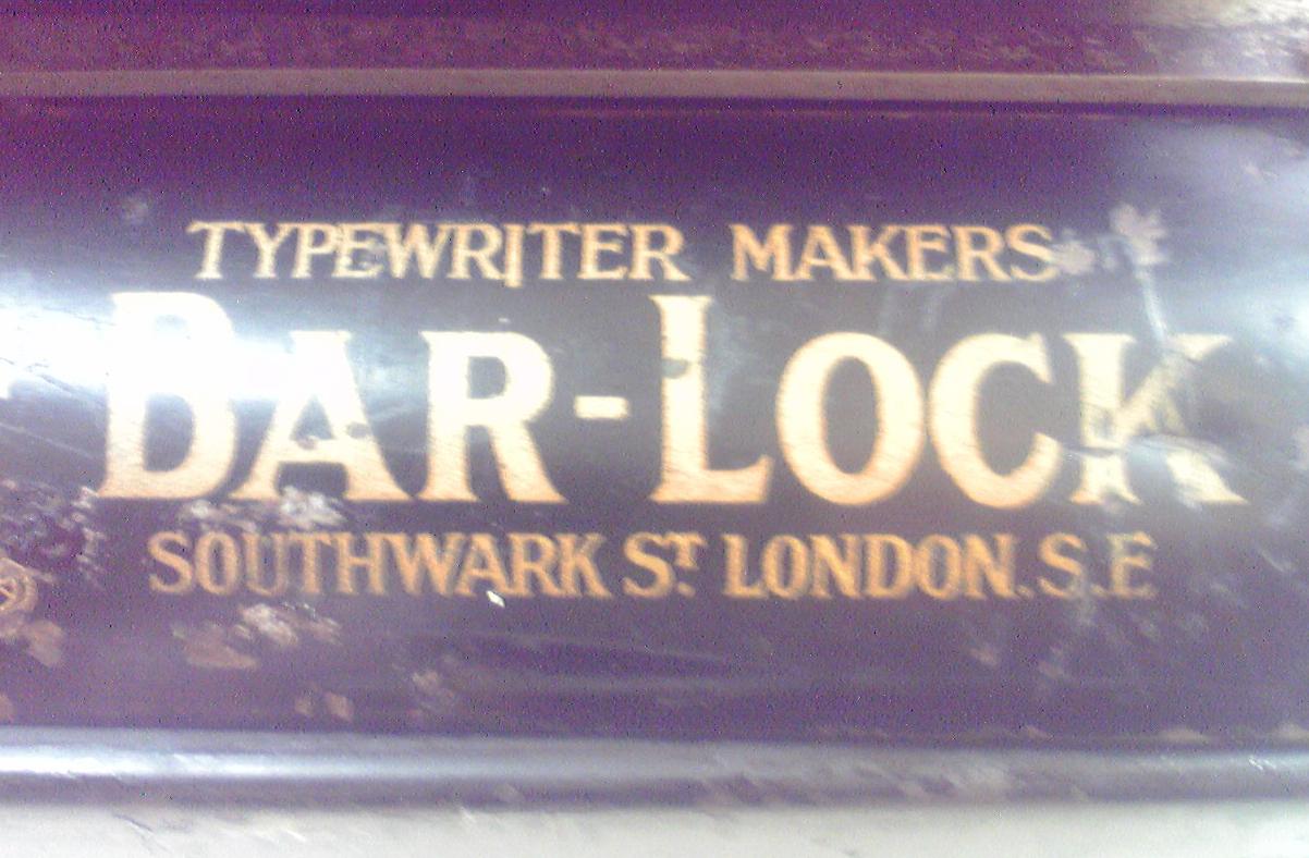 伊藤事務機の「Royal Bar-Lock No.10」背面銘板